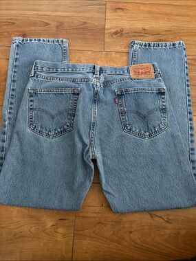 Levi's Men's Light Wash Straight Jeans - Classic Blue Denim